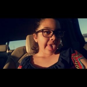 Meet your Posher, Estella